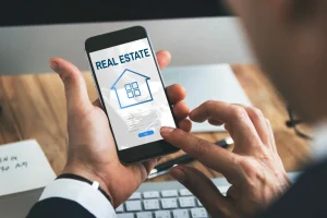 Social media marketing for real estate using a smartphone